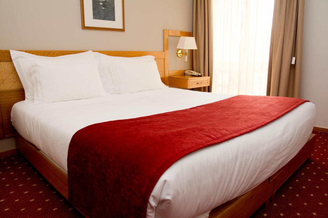 Hotel Rainha D. Amelia, Arts & Leisure คาสเตโลแบรนโค ภายนอก รูปภาพ