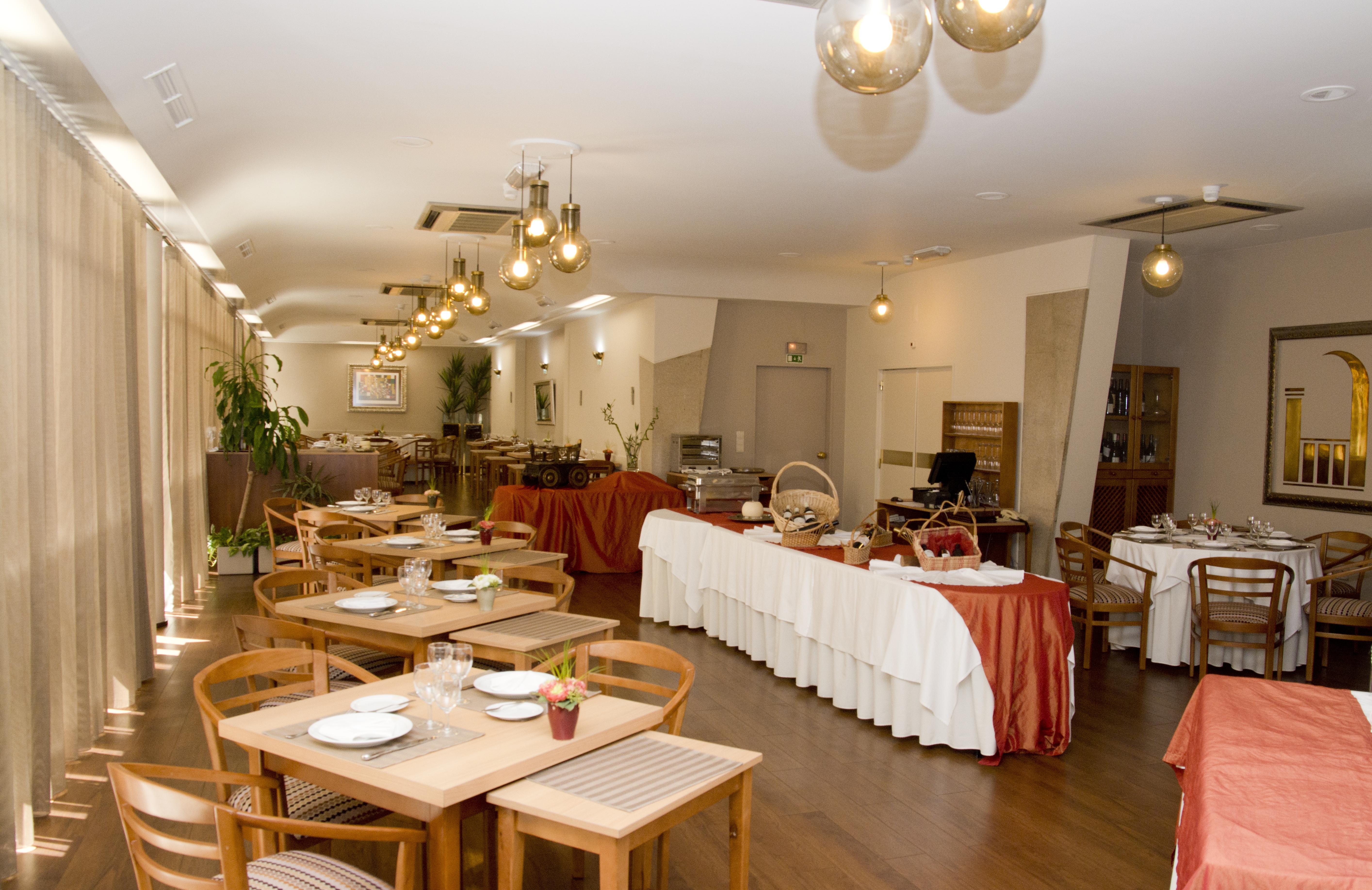 Hotel Rainha D. Amelia, Arts & Leisure คาสเตโลแบรนโค ภายนอก รูปภาพ